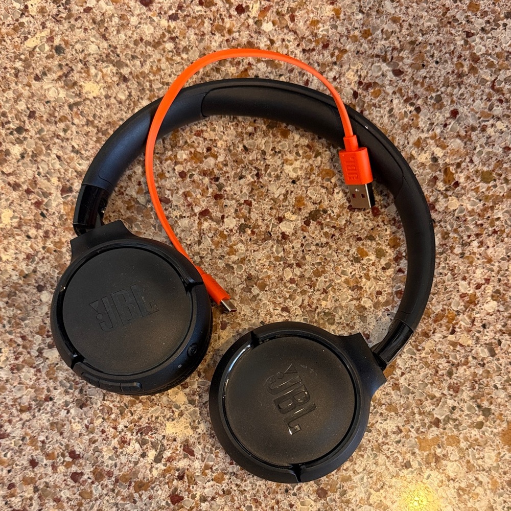JBL On-Ear Headphones in Black